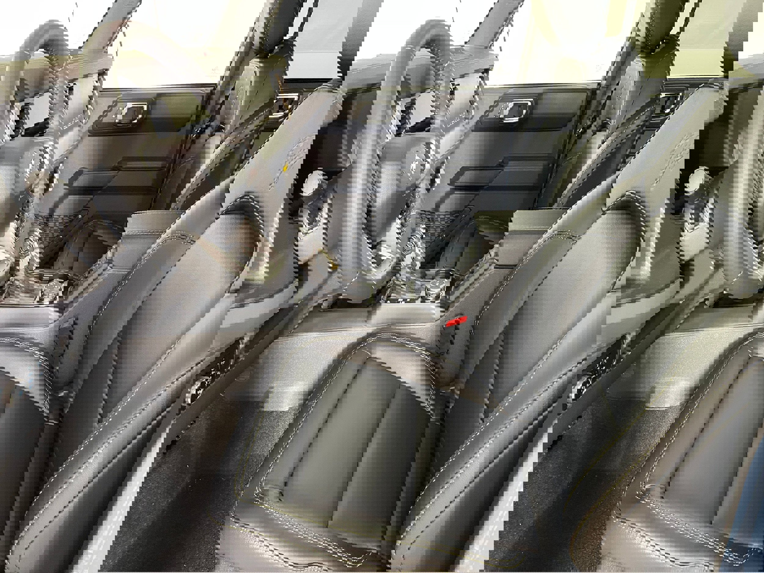 New 2025 Ford Bronco Badlands image 2