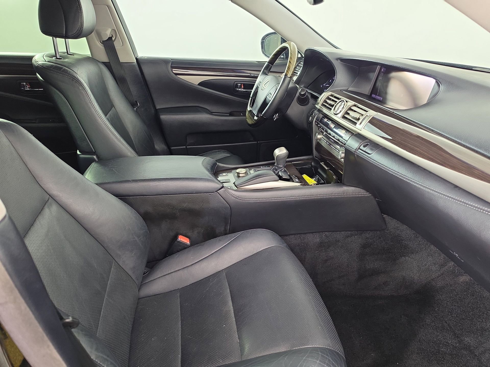 Used 2014 Lexus LS 460 w/ Comfort Package RWD image 44