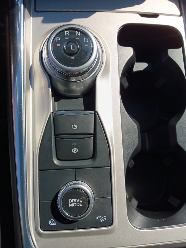 Used 2022 Ford Explorer XLT w/ Equipment Group 202A image 16