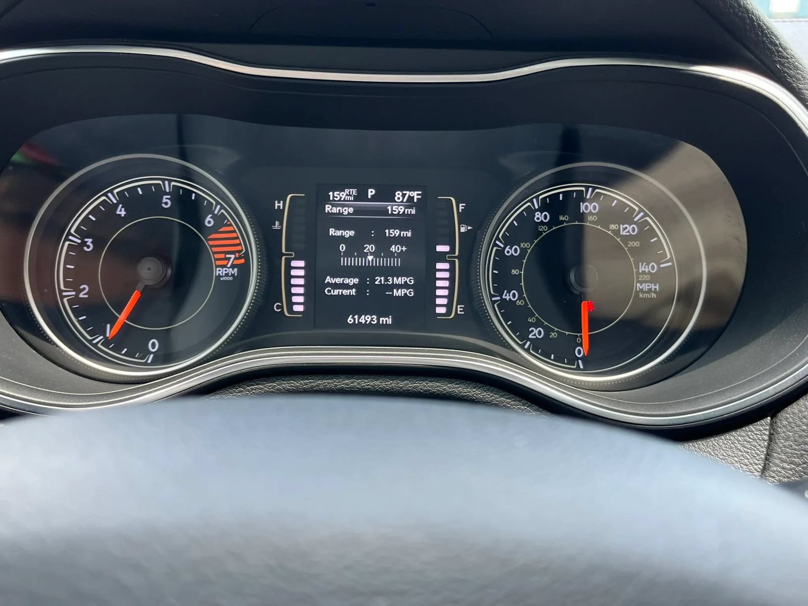 Used 2019 Jeep Cherokee Latitude w/ Popular Appearance Group FWD image 18