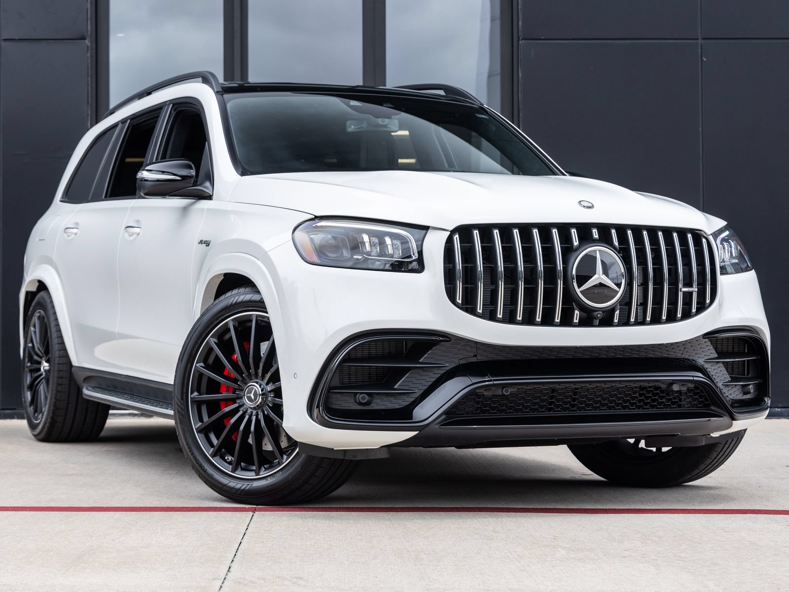 Used 2025 Mercedes-Benz GLS 63 AMG 4MATIC image 2