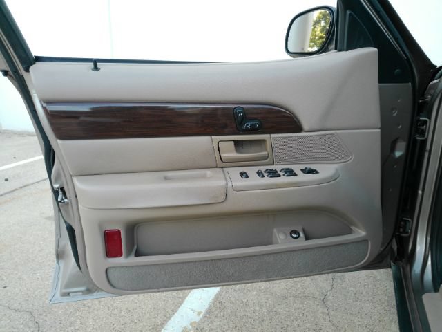 Used 2003 Mercury Grand Marquis GS RWD image 11