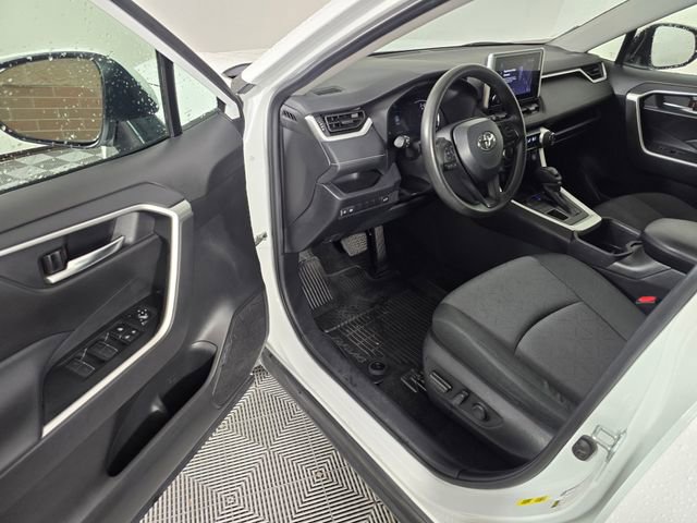 Used 2024 Toyota RAV4 XLE w/ Convenience Package image 21
