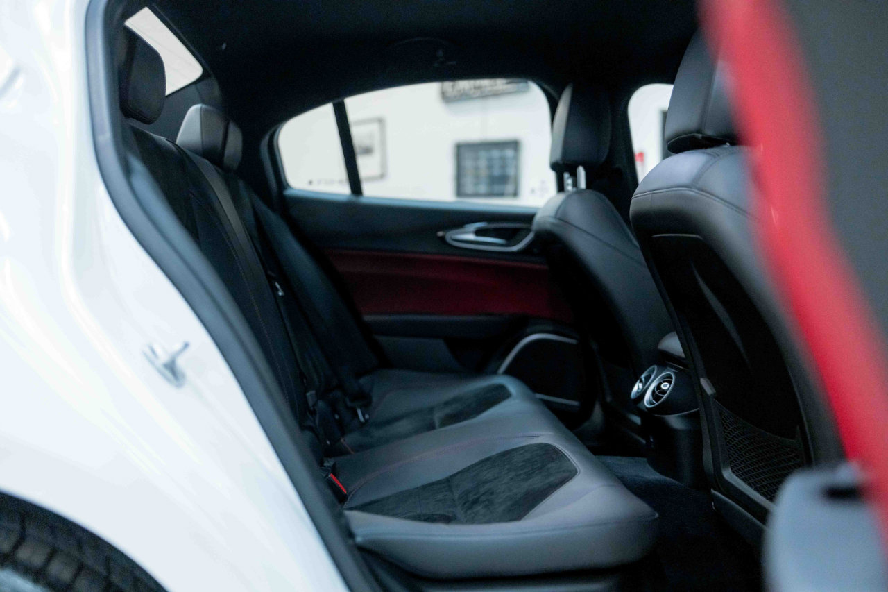 Used 2017 Alfa Romeo Giulia Quadrifoglio image 52