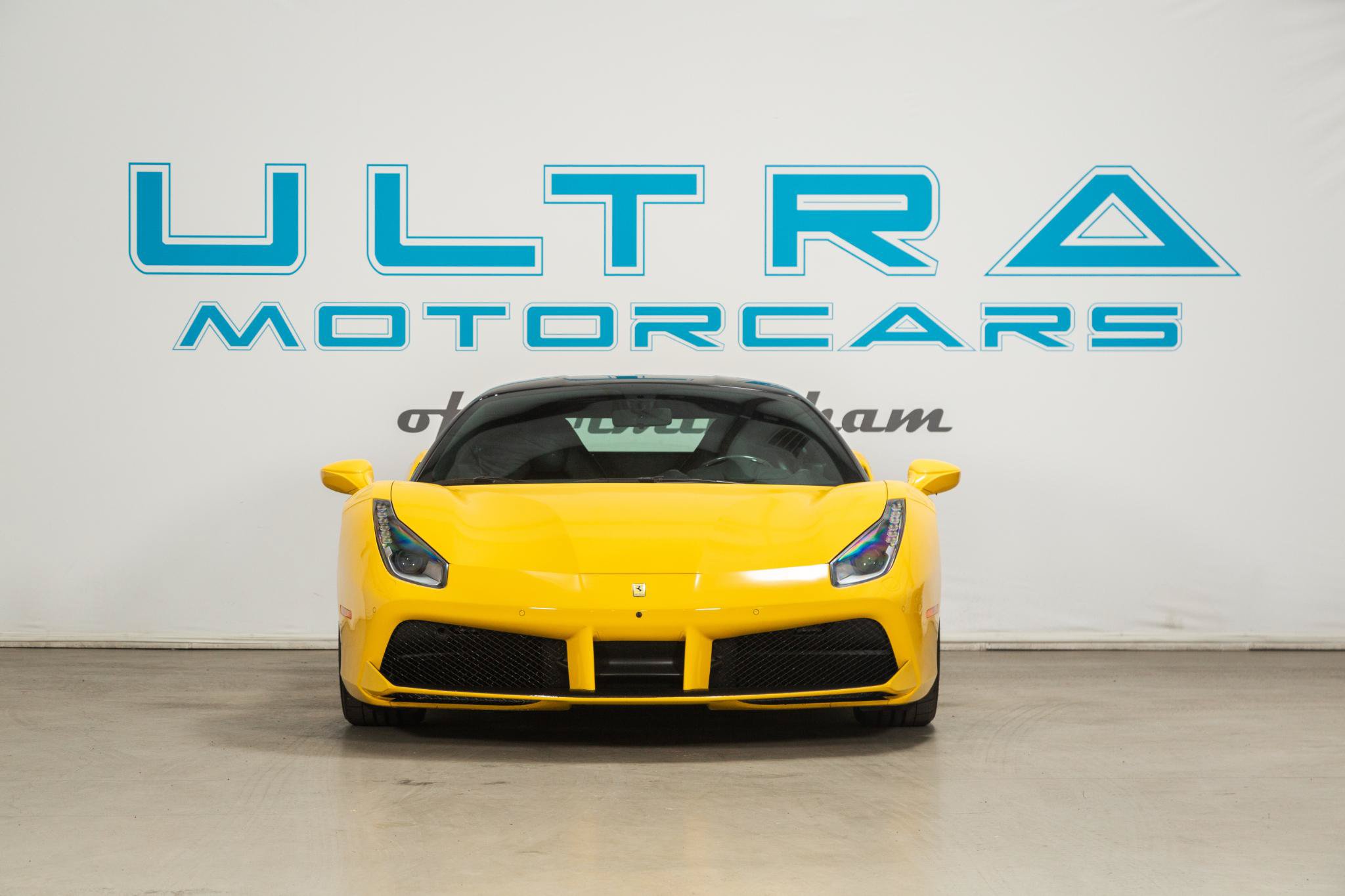 Used 2016 Ferrari 488 GTB RWD image 9