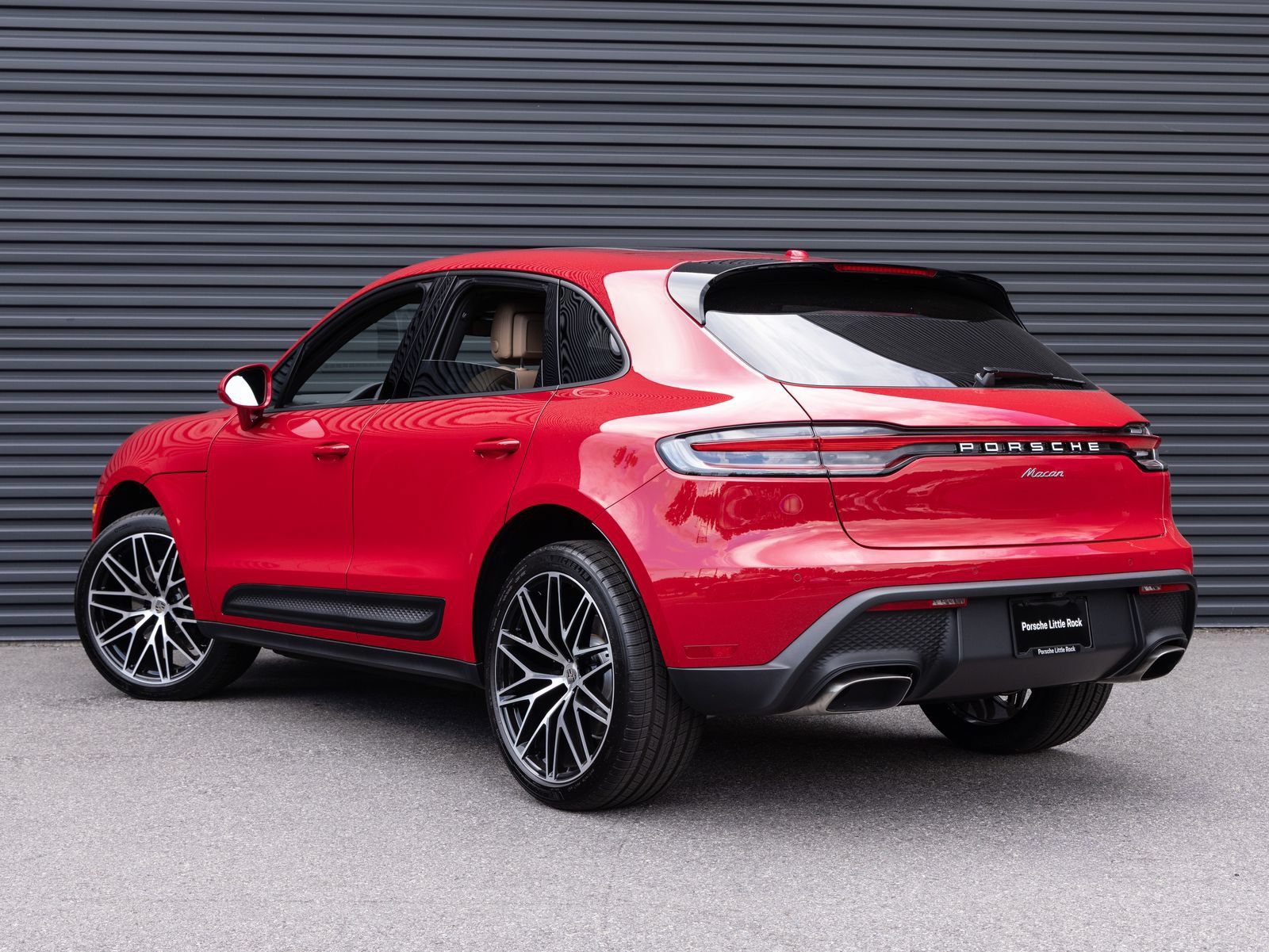 Certified 2026 Porsche Macan AWD/4WD image 3