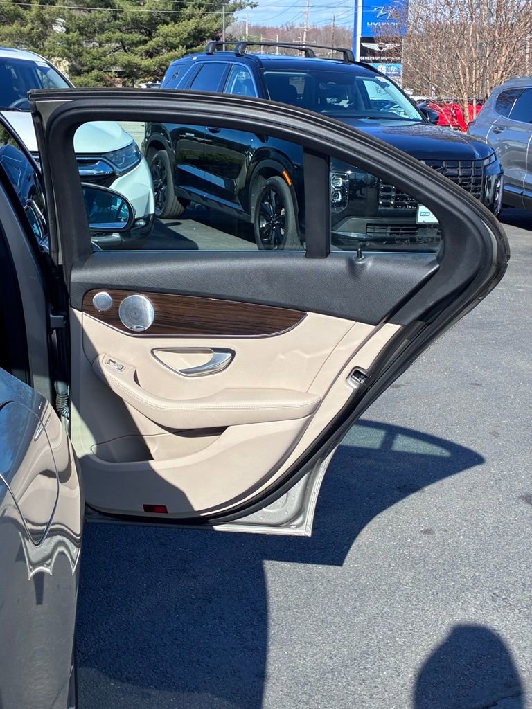 Used 2019 Mercedes-Benz C 300 4MATIC Sedan image 54