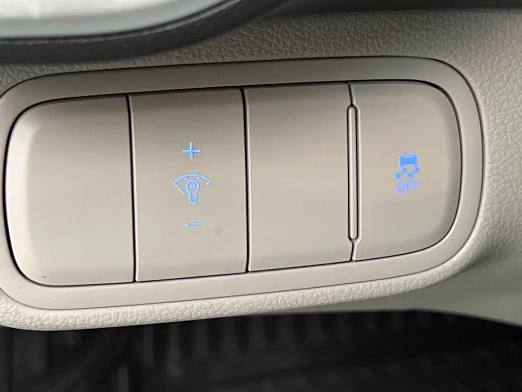 Used 2025 Hyundai Venue SEL FWD image 45