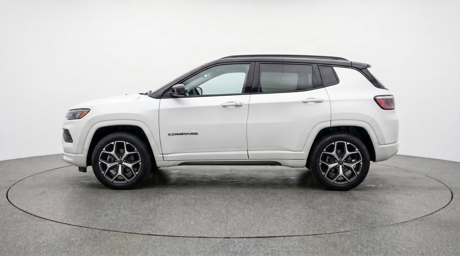 Used 2025 Jeep Compass Limited AWD/4WD image 5