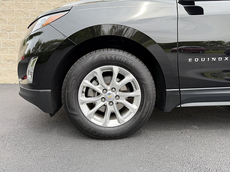 Used 2020 Chevrolet Equinox LS w/ LS Convenience Package FWD image 9
