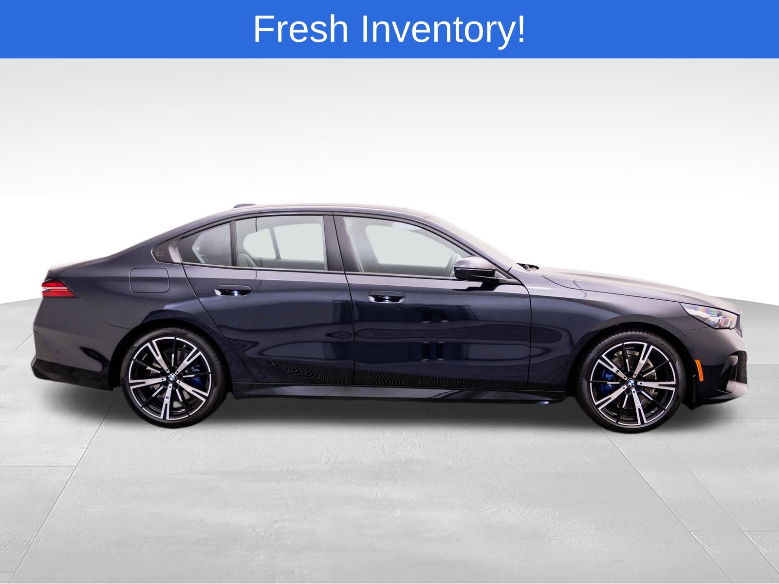 Certified 2027 BMW 530i xDrive w/ M Sport Package AWD/4WD image 6
