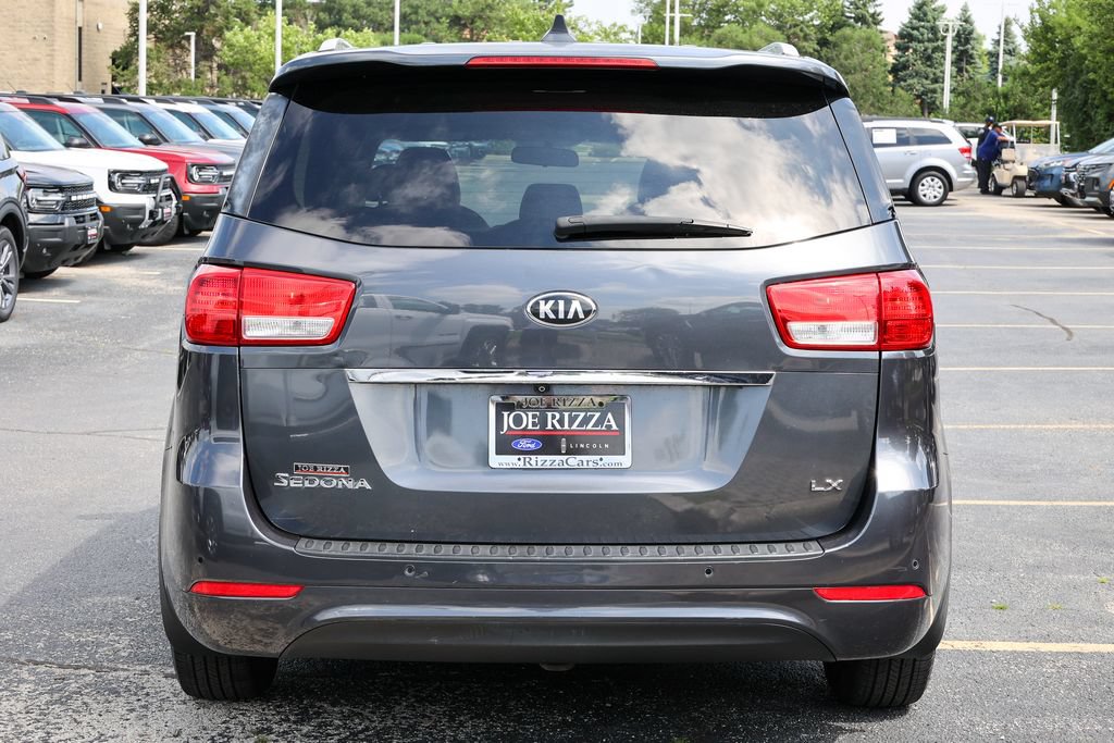 Used 2016 Kia Sedona LX w/ LX Essentials Premium Package FWD image 24