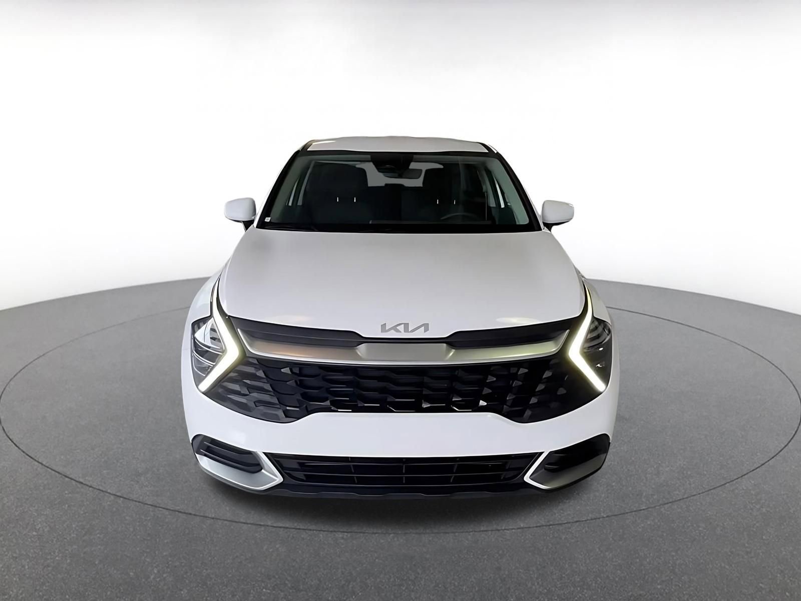 Used 2025 Kia Sportage LX image 5