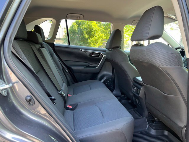 Used 2022 Toyota RAV4 LE FWD image 19