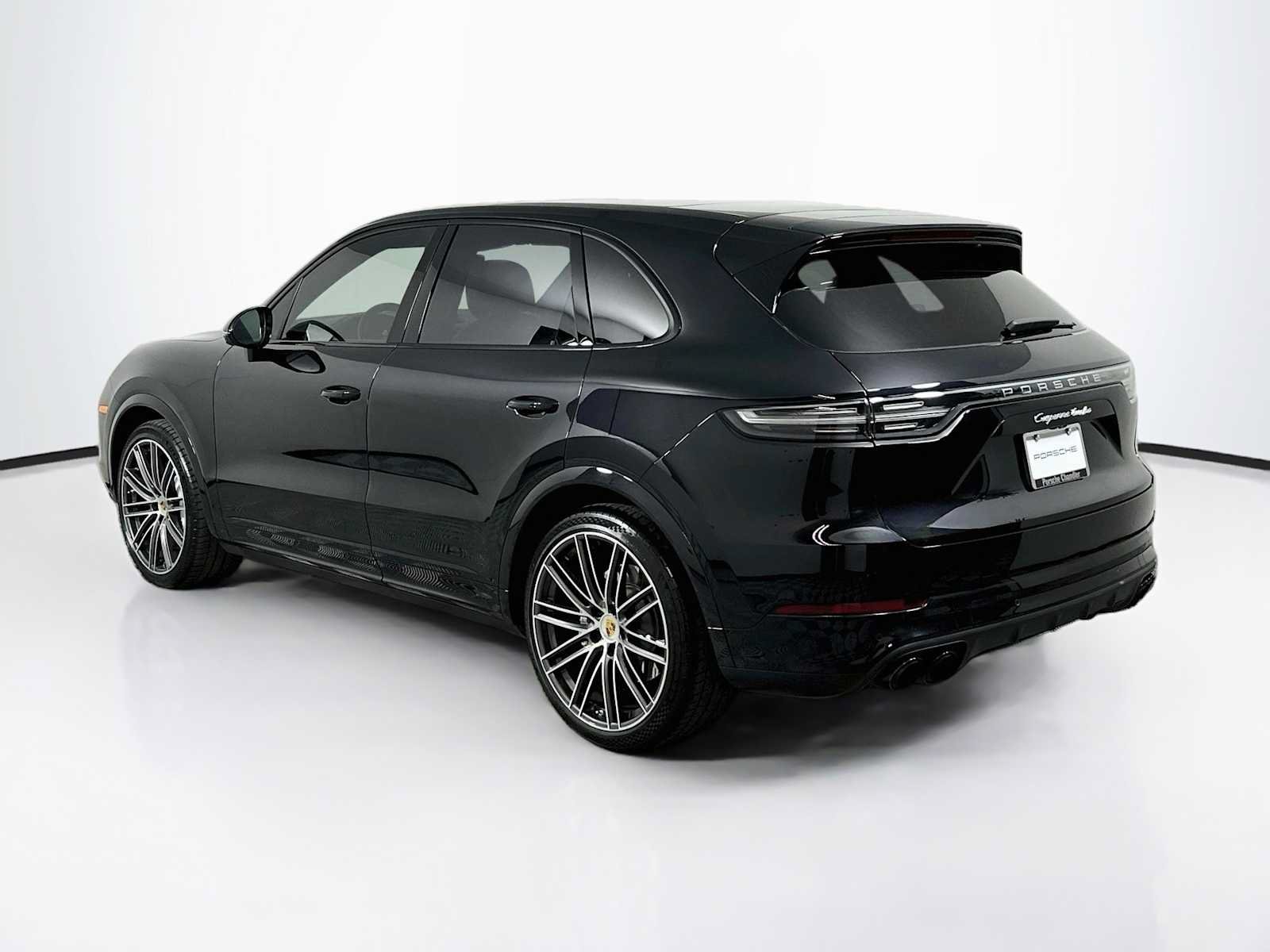 Certified 2021 Porsche Cayenne Turbo AWD/4WD image 3