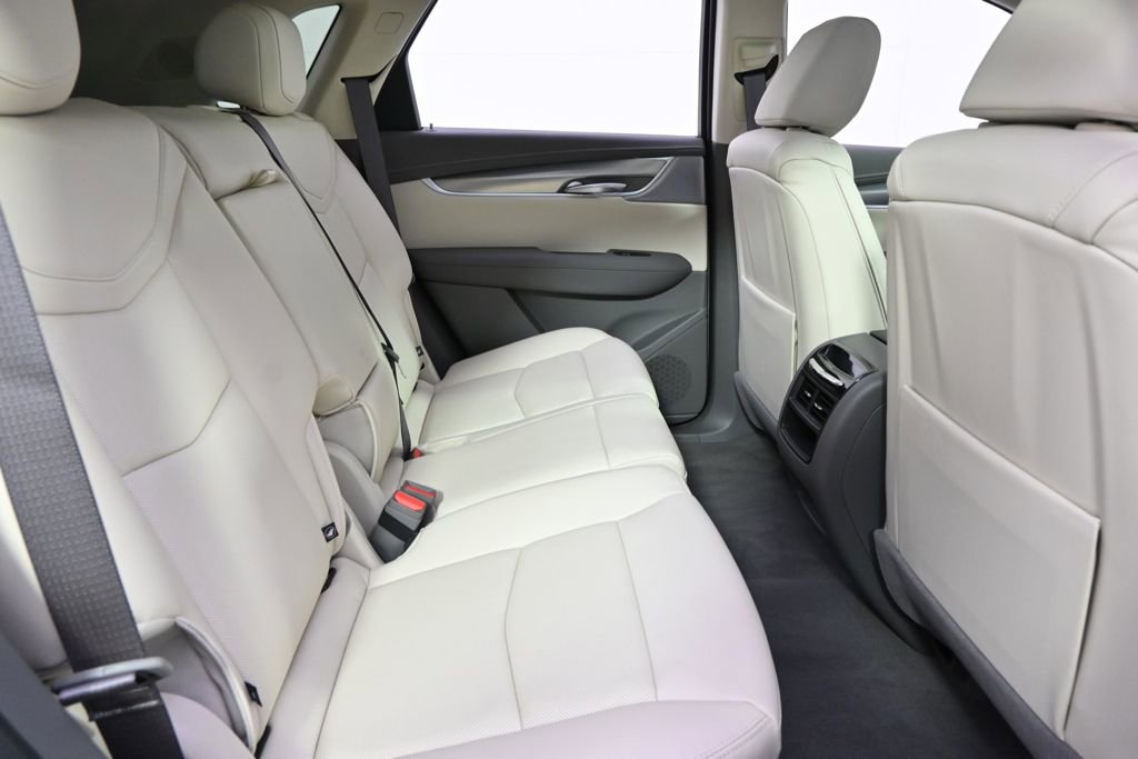New 2025 Cadillac XT5 Premium Luxury w/ LPO, Floor Liner Package AWD/4WD image 18