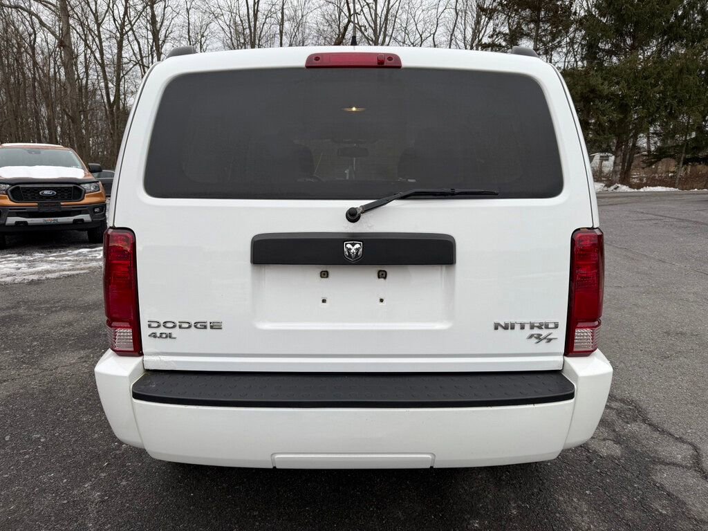 Used 2011 Dodge Nitro Heat image 4