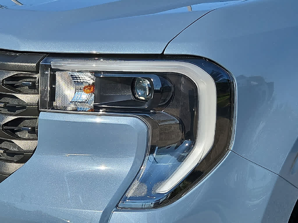 Used 2025 Ford Maverick Lariat w/ 4K Tow Package AWD/4WD image 8