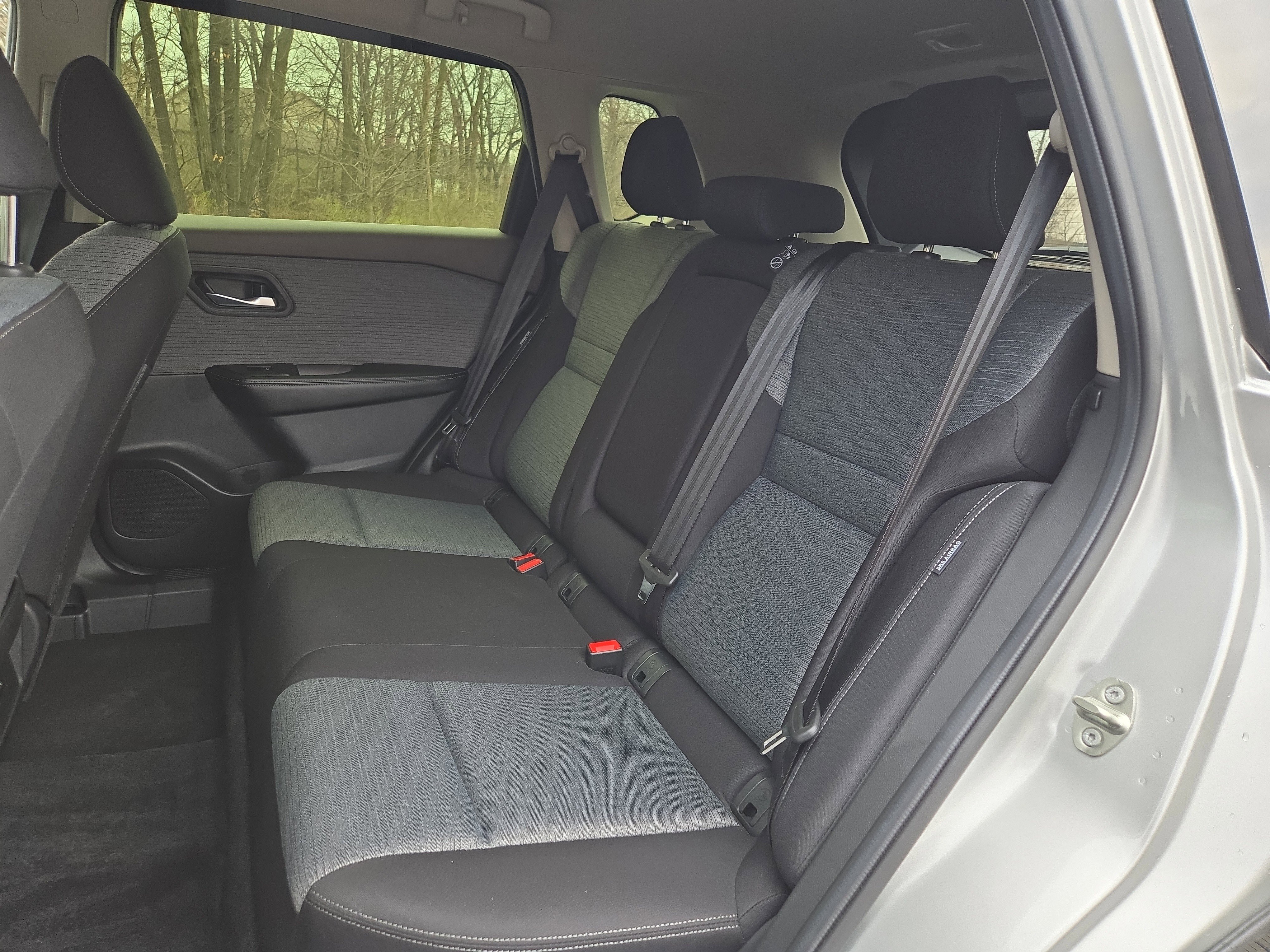 Used 2023 Nissan Rogue SV image 25