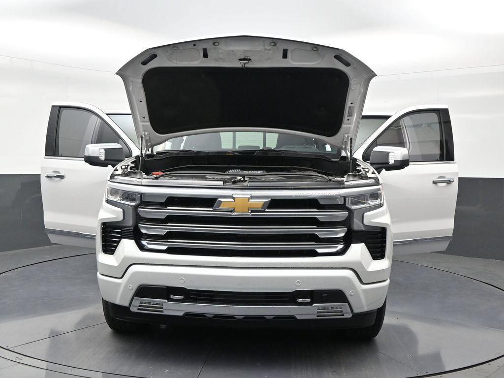 Used 2024 Chevrolet Silverado 1500 High Country w/ Technology Package RWD image 33