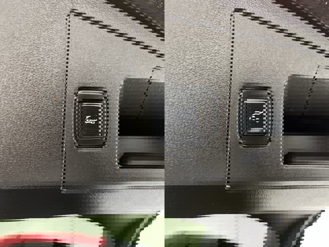 Used 2021 Cadillac XT5 Premium Luxury w/ LPO, Floor Liner Package image 5