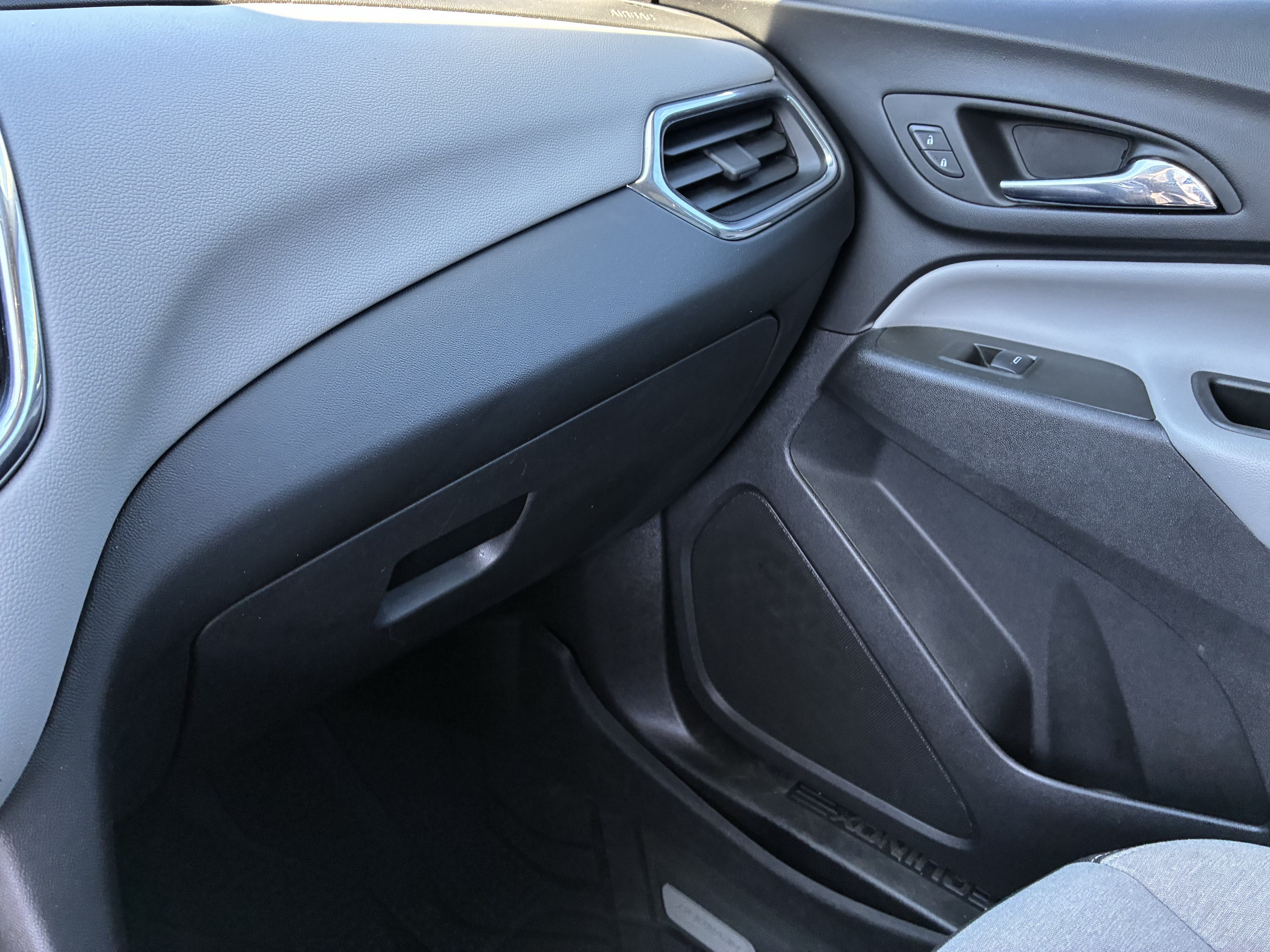 Used 2023 Chevrolet Equinox LS FWD image 35