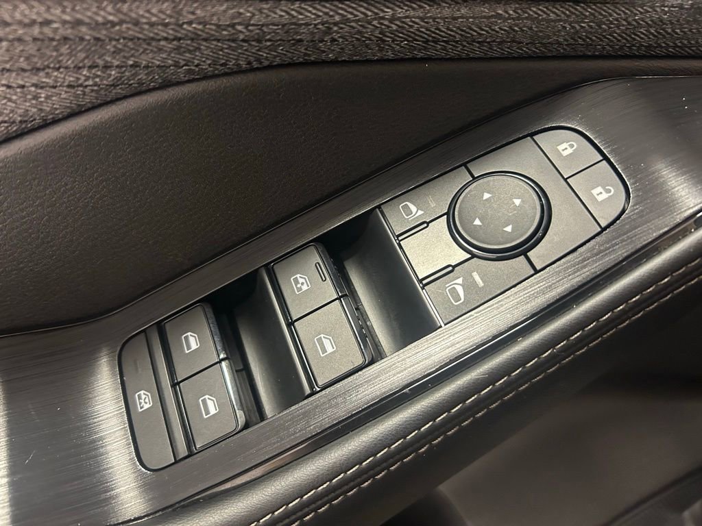 Used 2023 Nissan Rogue SV image 5