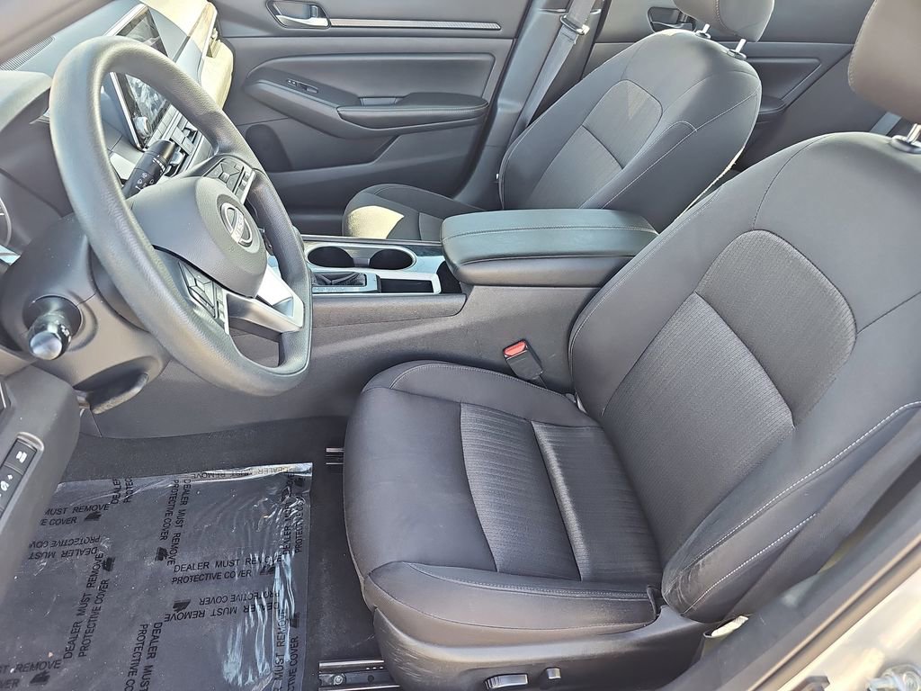 Used 2024 Nissan Altima 2.5 SV image 17