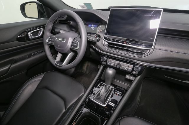 Used 2026 Jeep Compass Limited AWD/4WD image 18