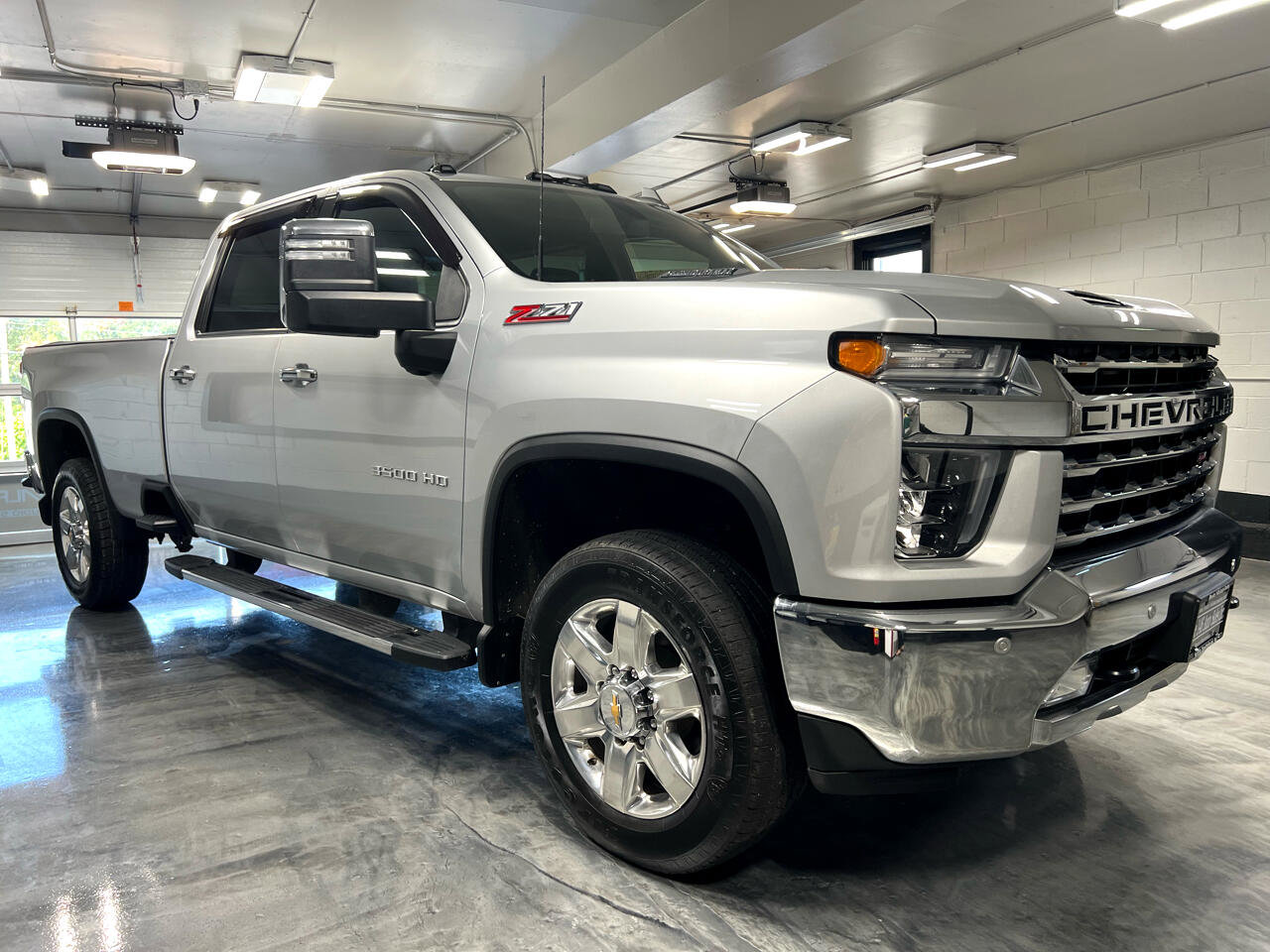 Used 2022 Chevrolet Silverado 3500 LTZ image 9