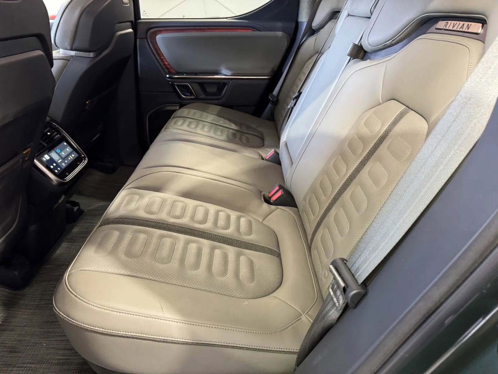 Used 2022 Rivian R1T Adventure image 12