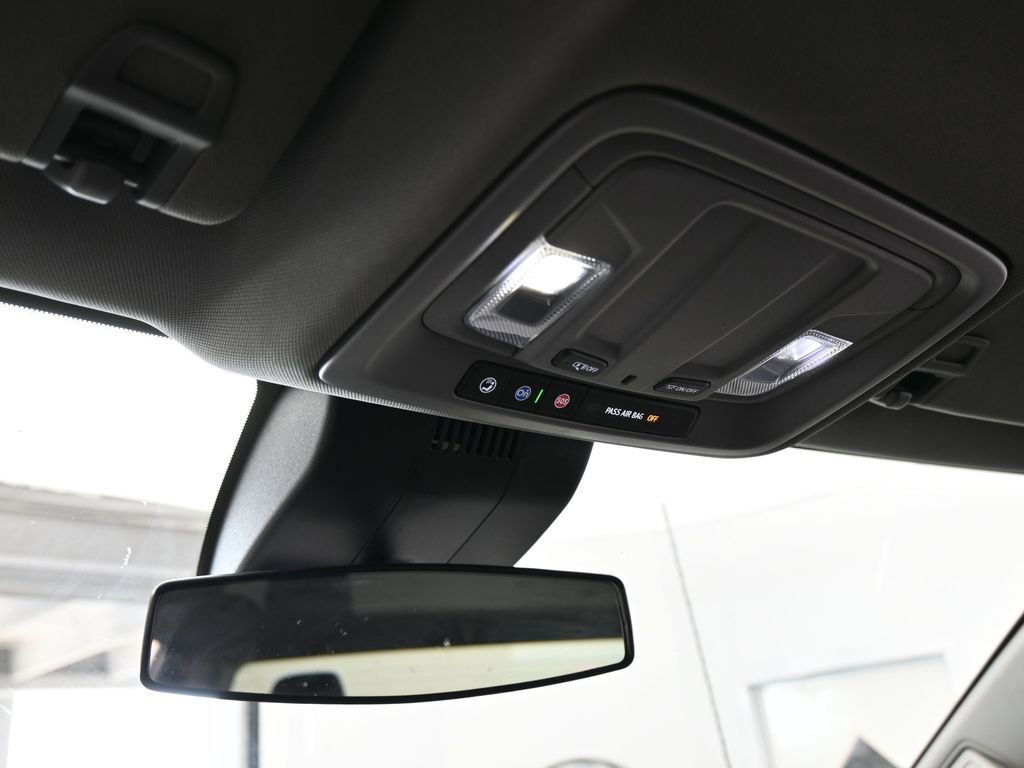 Used 2025 Chevrolet Silverado 2500 LT w/ Convenience Package image 25