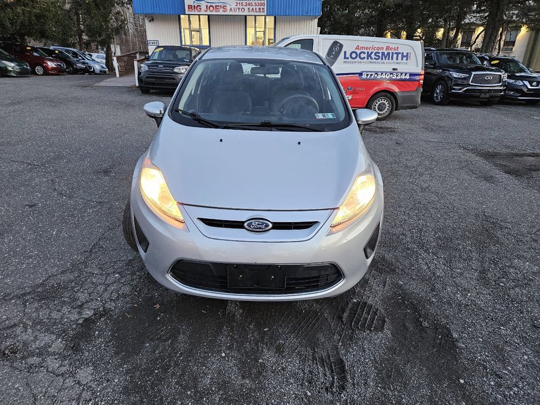 Used 2012 Ford Fiesta SE image 9