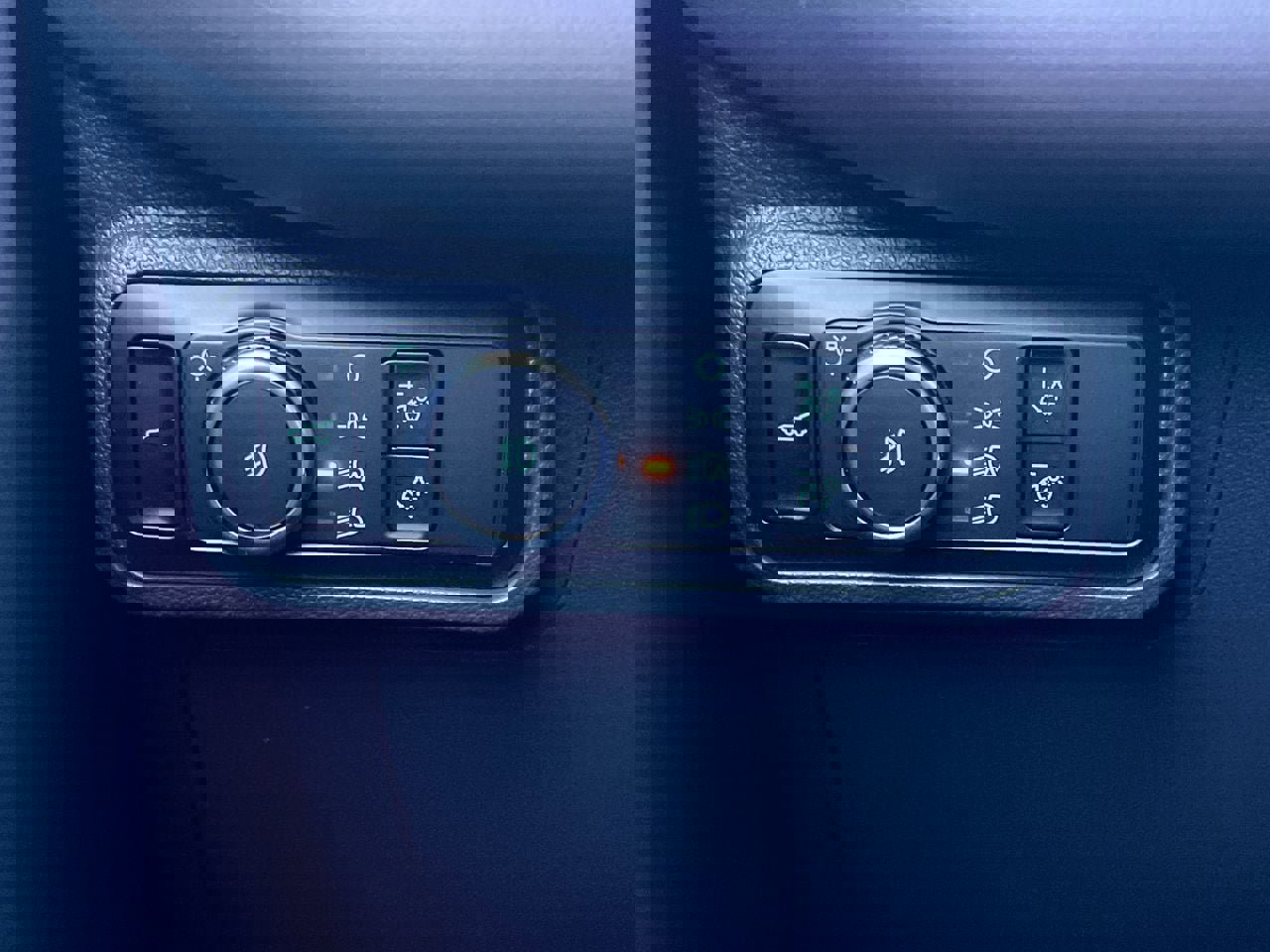 New 2026 Ford Explorer Platinum image 16