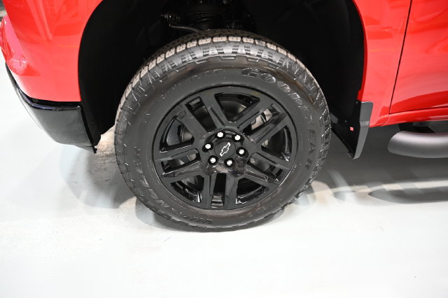New 2026 Chevrolet Silverado 1500 Custom Trail Boss w/ Turbomax Blackout Package AWD/4WD image 29