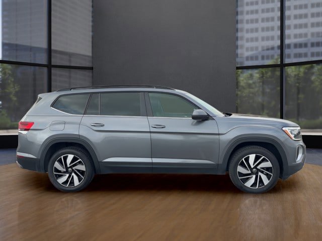 Used 2025 Volkswagen Atlas SE FWD image 4