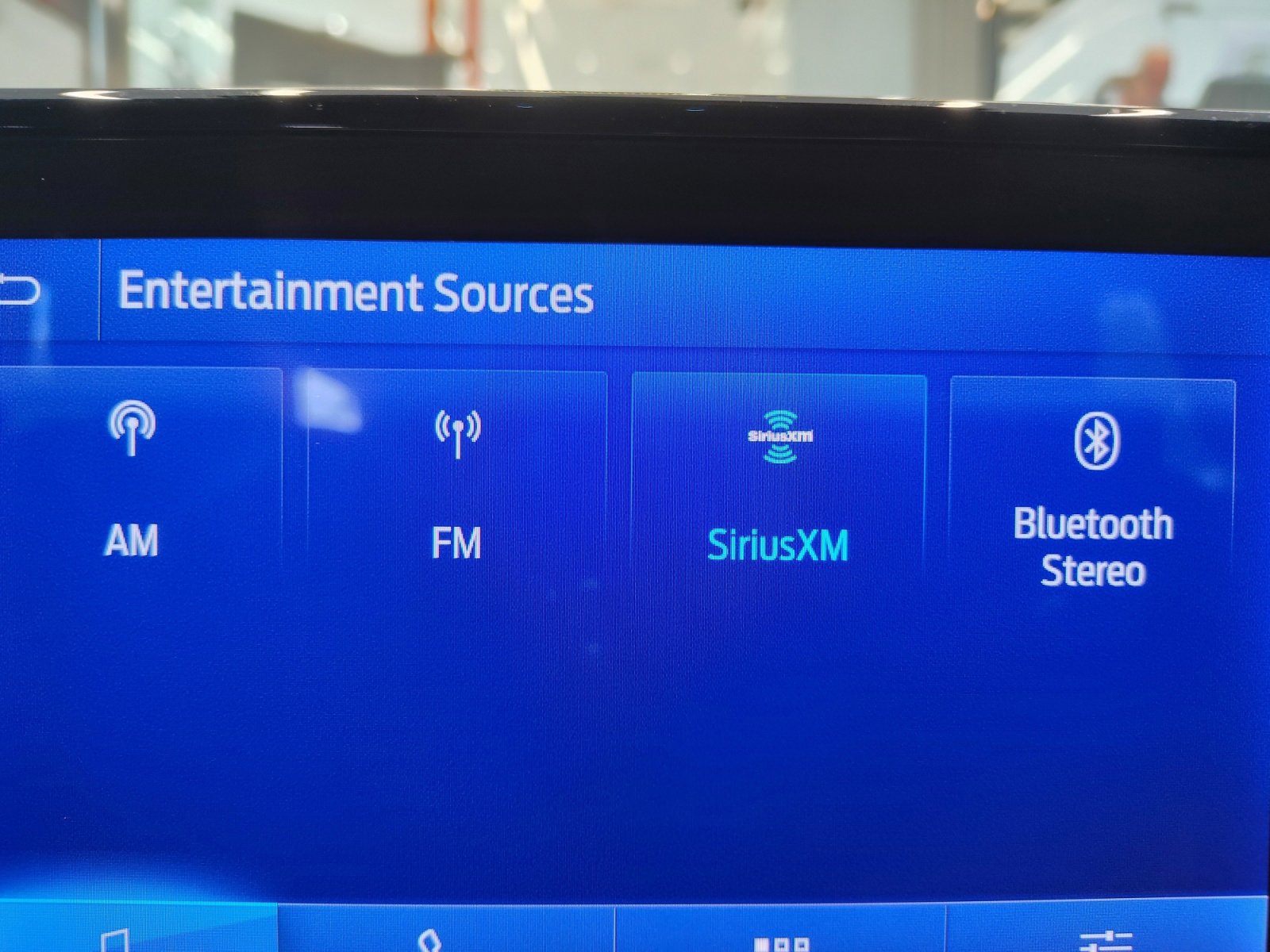 Used 2024 Ford Explorer XLT w/ Equipment Group 202A AWD/4WD image 19