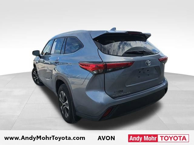 Used 2022 Toyota Highlander XLE image 4