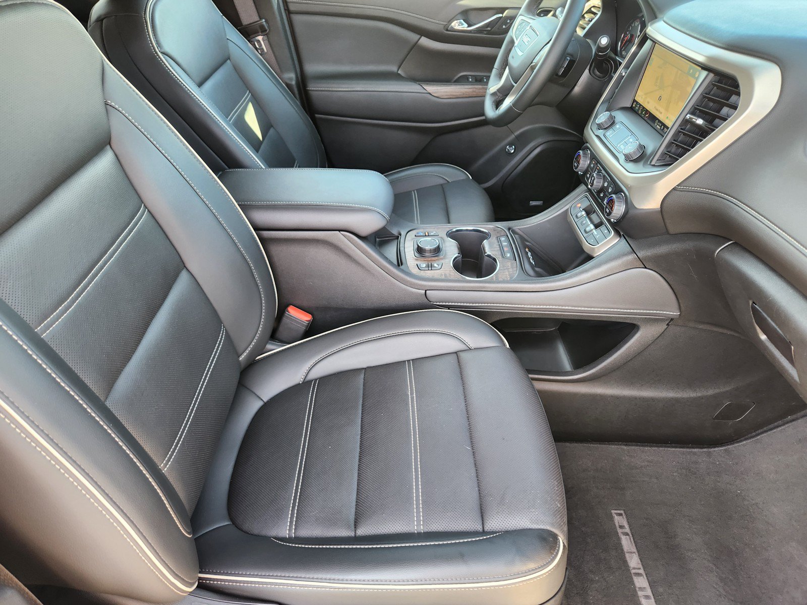 Used 2023 GMC Acadia Denali w/ Denali Ultimate Package FWD image 12