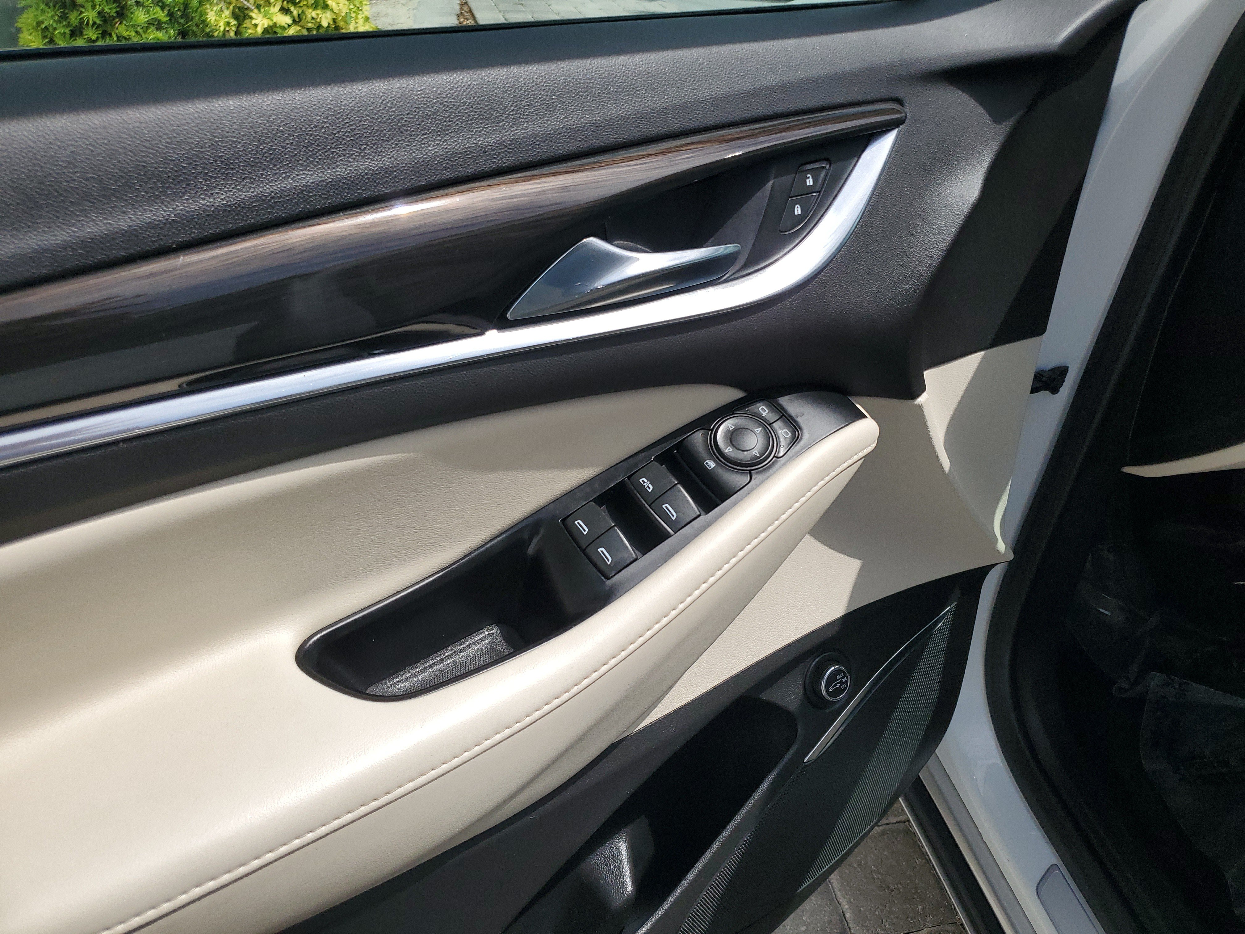 Certified 2024 Buick Enclave Essence w/ Technology Package FWD image 19