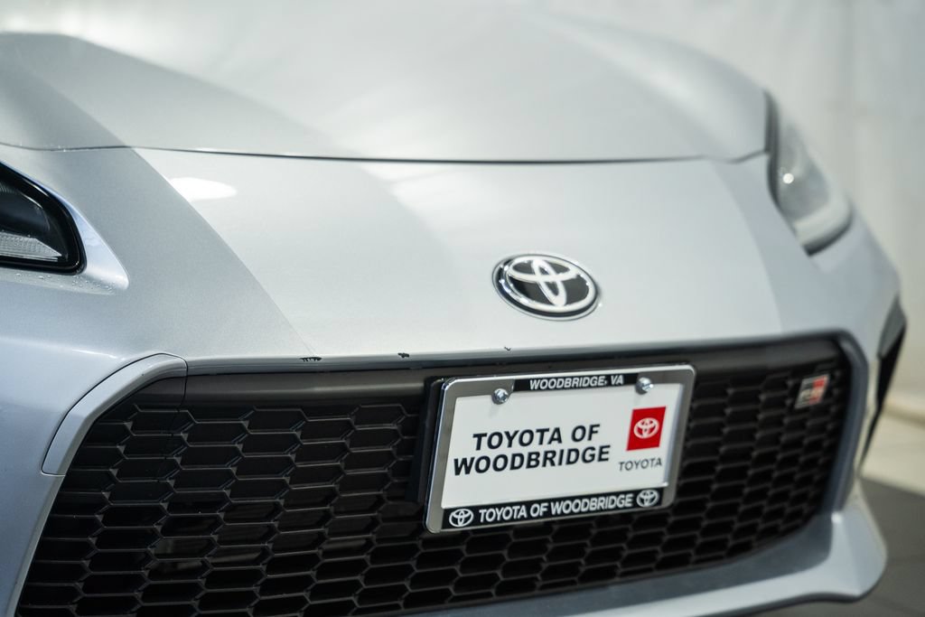 Used 2023 Toyota GR86 RWD image 9