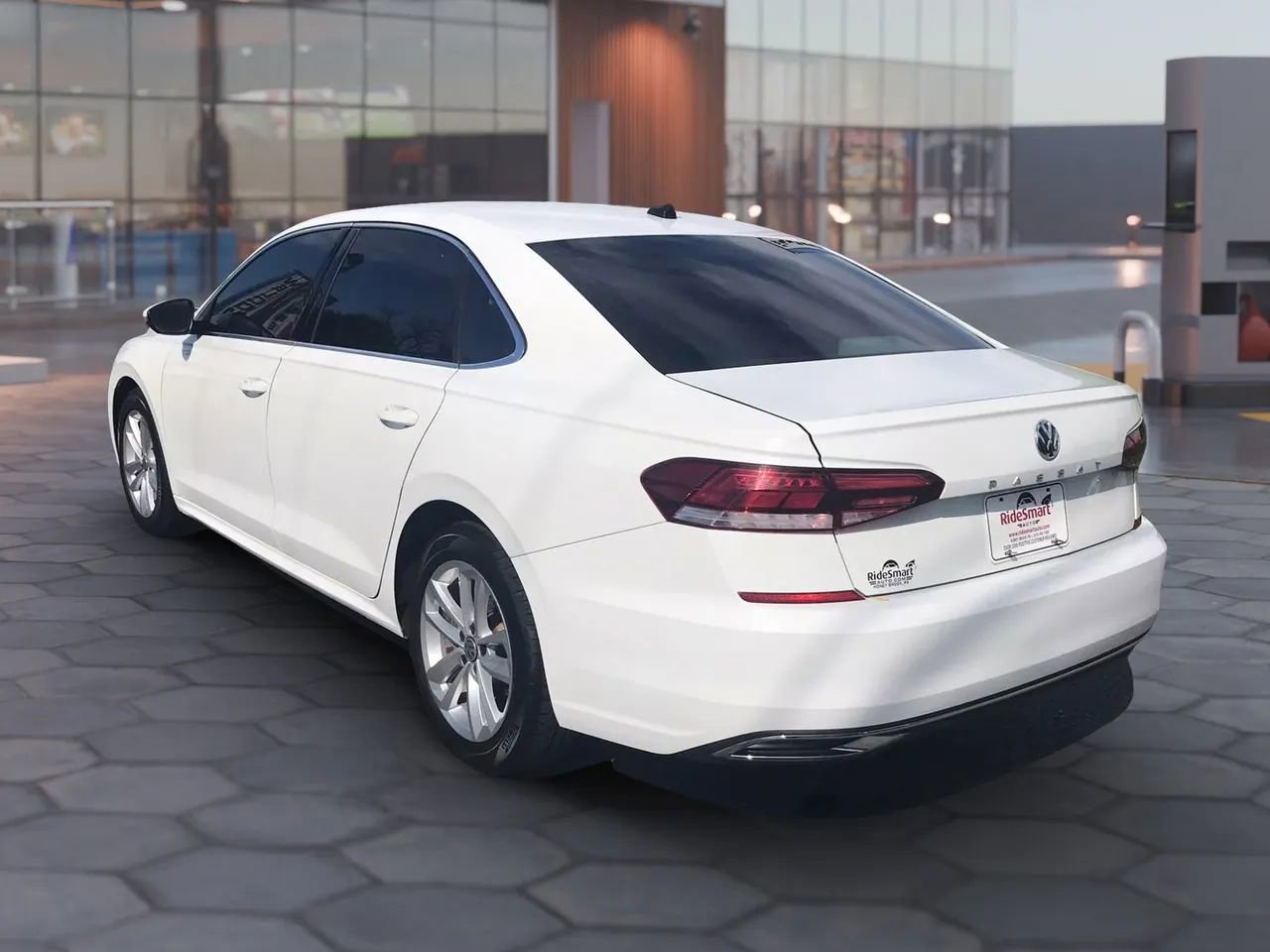 Used 2020 Volkswagen Passat 2.0T SE FWD image 8