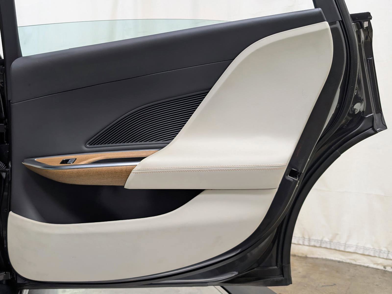 Used 2022 Lucid Air Grand Touring image 30