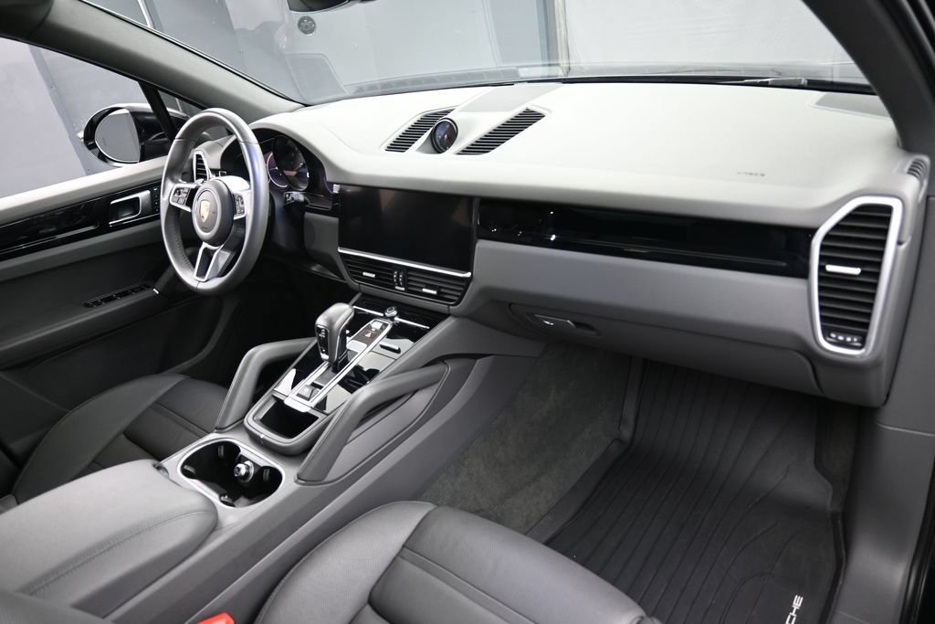 Certified 2023 Porsche Cayenne AWD/4WD image 30