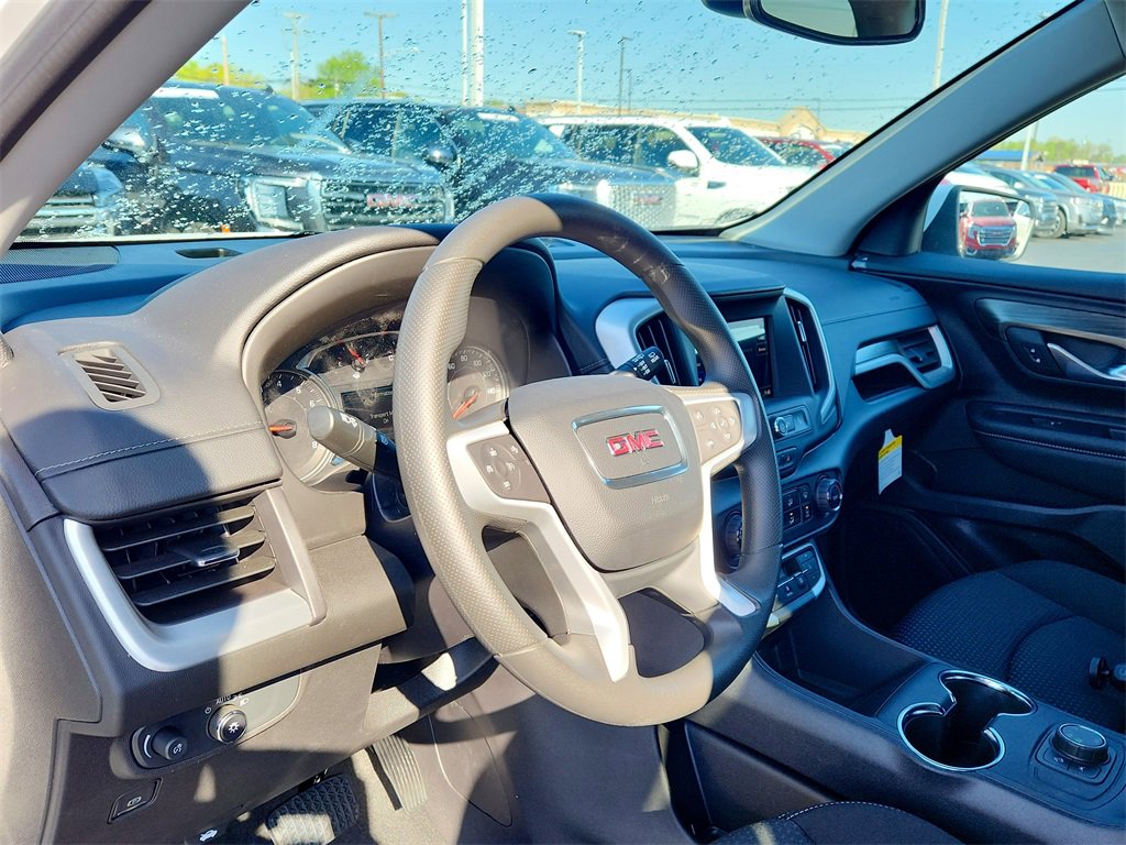 New 2024 GMC Terrain SLE image 12