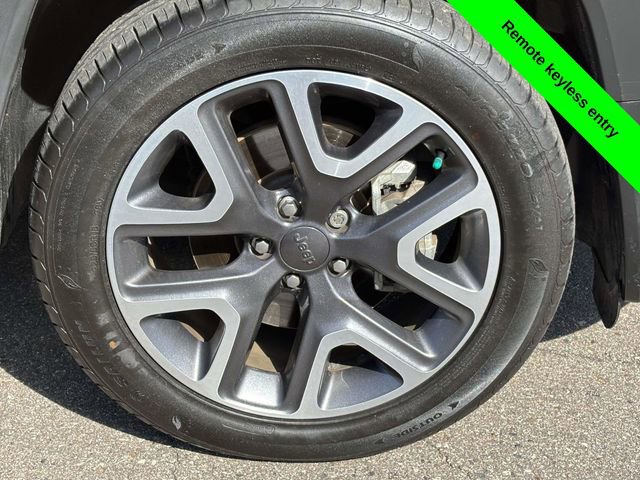 Used 2018 Jeep Renegade Latitude w/ Advanced Technology Group image 32