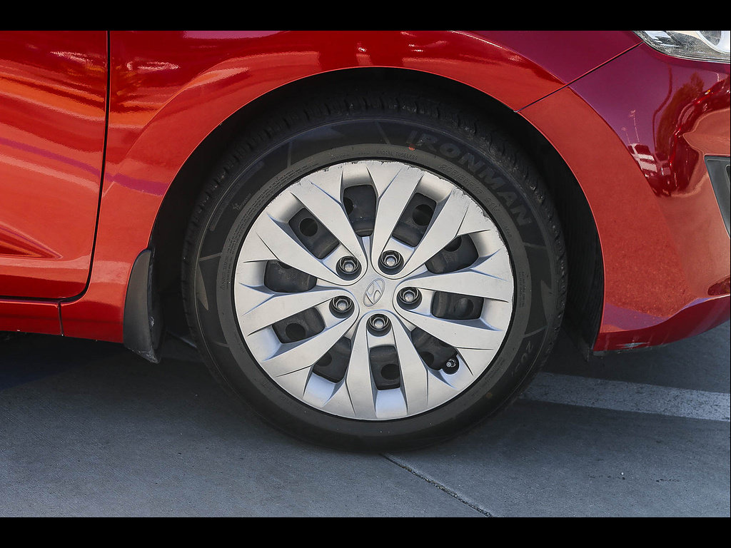 Used 2016 Hyundai Elantra GT FWD image 15