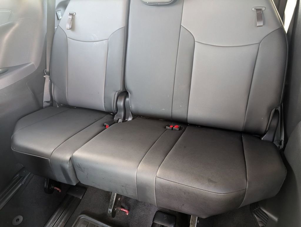 Used 2022 Toyota Sienna XSE image 43
