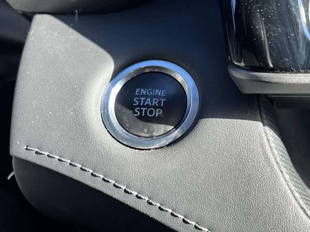 Used 2020 Toyota Highlander LE image 28