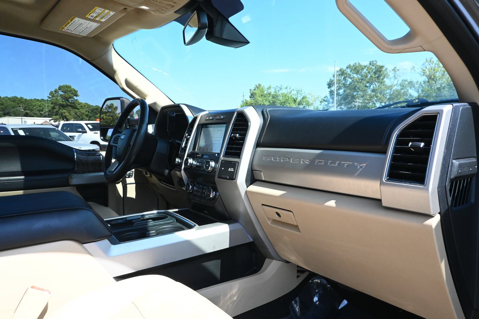 Used 2019 Ford F250 Lariat w/ Lariat Ultimate Package AWD/4WD image 32